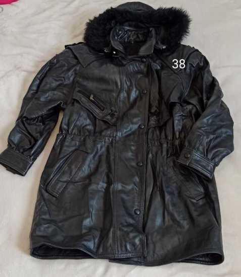 Manteau femme NEUF en cuir avec capuche
